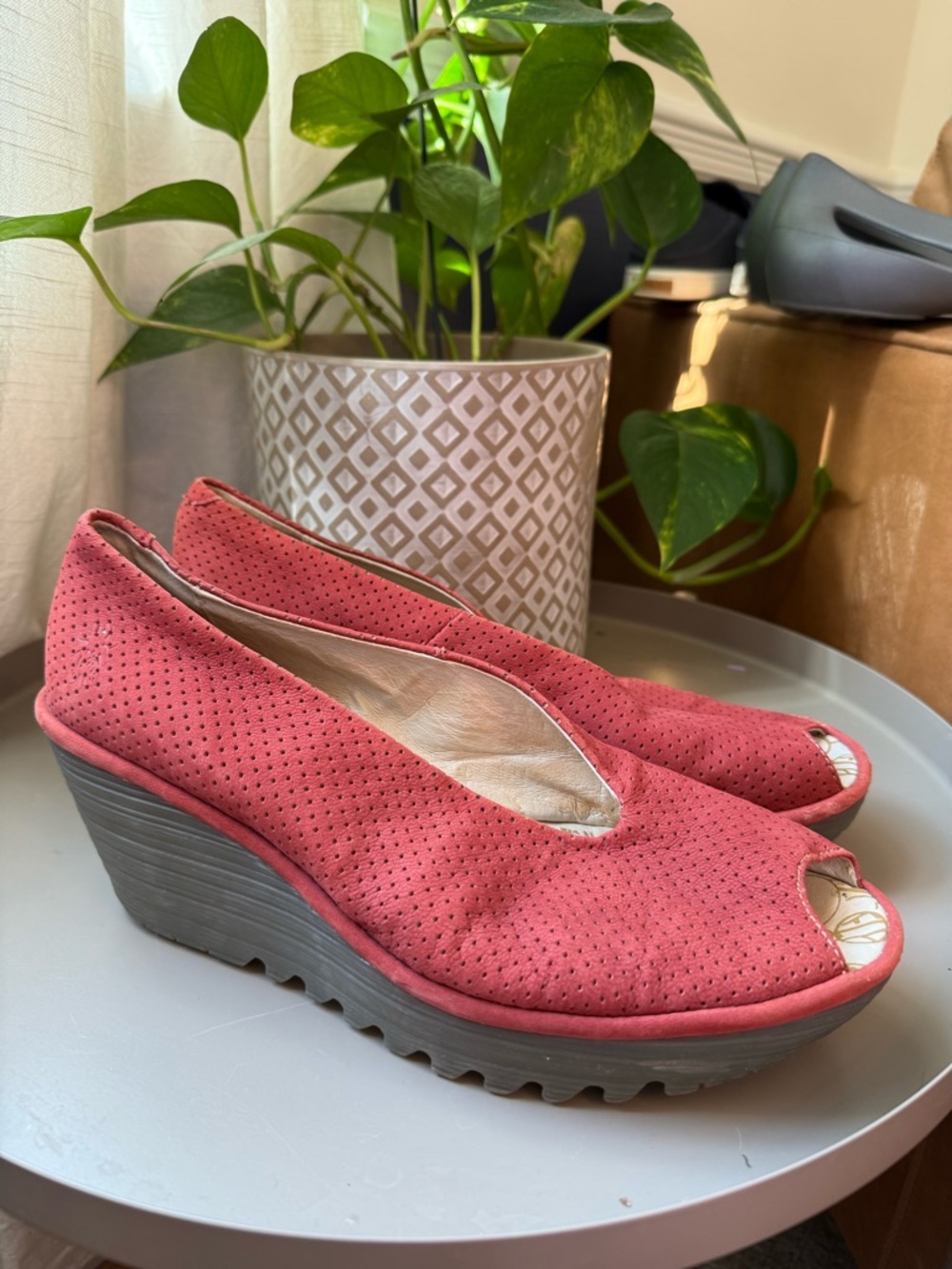 Fly London 10 Peep Toe Wedge Heels Chunky Modern Leather Suede Colorful Red Edgy